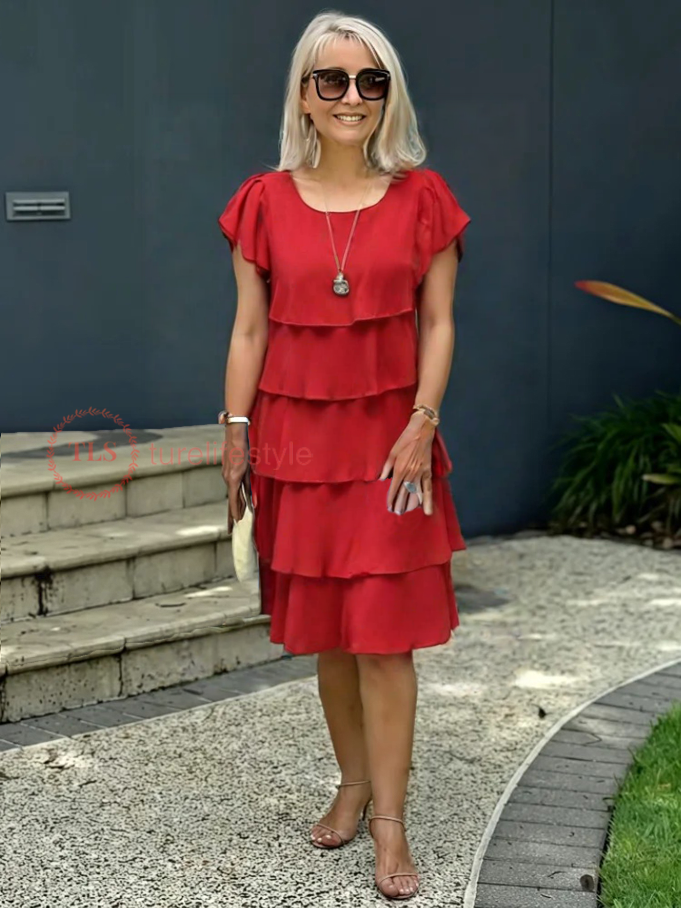 Šaty z volné šifonové vrstvy