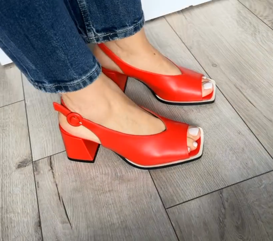 Sandály na hrubém podpatku s rybí špičkou