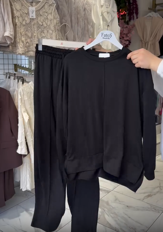 Set dámských bavlněných kalhot s dlouhým rukávem a kulatým výstřihem