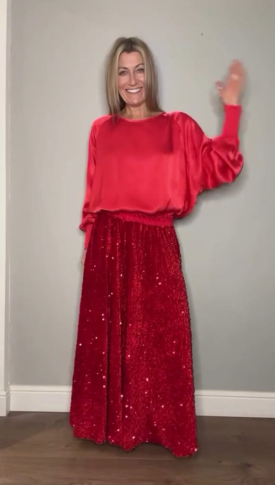 Dámský dvoudílný top s dlouhým rukávem a flitrová sukně