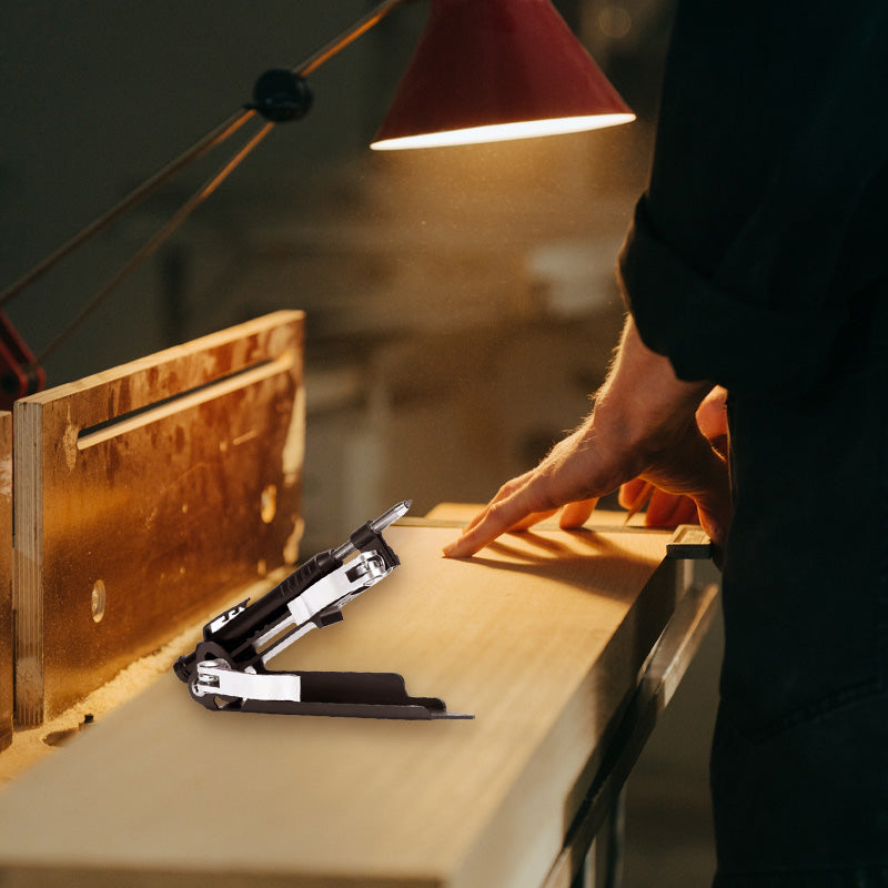 Multifunkční graffiti nástroj pro dřevařský průmysl