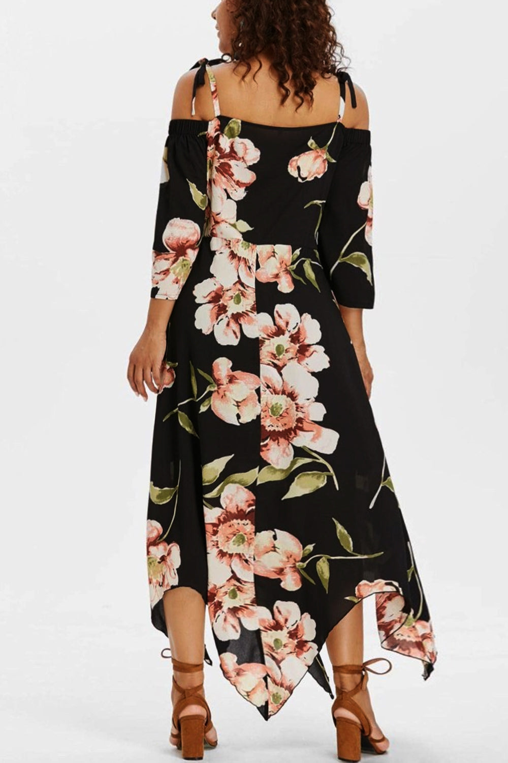 Dámské šaty s nepravidelným potiskem