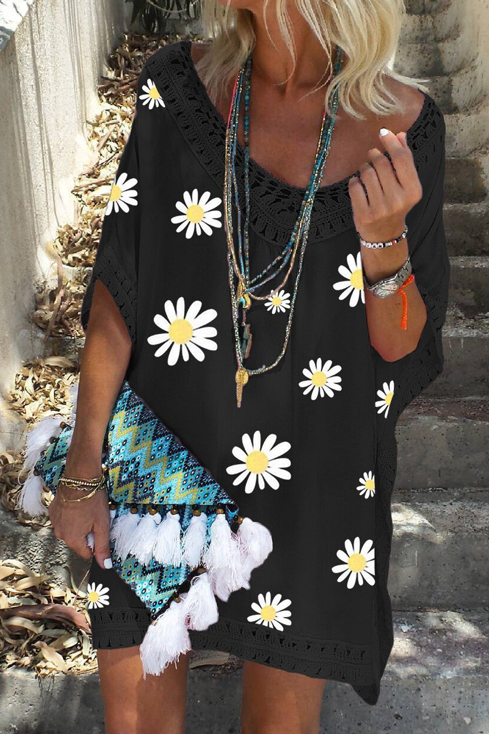 Dámské volné potištěné šaty s výstřihem do V