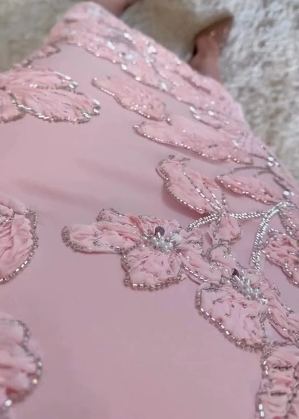 Elegantní dámské letní šaty s vyšívanými květinami a krystaly