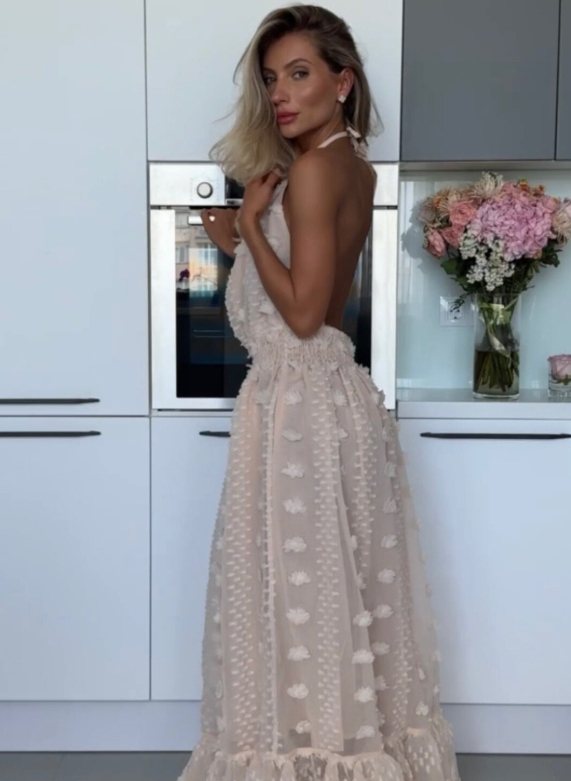 Dámské módní letní šaty s otevřenými zády a velkým rozparkem