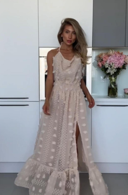 Dámské módní letní šaty s otevřenými zády a velkým rozparkem