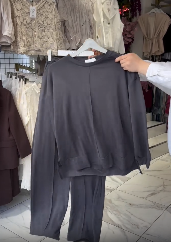 Set dámských bavlněných kalhot s dlouhým rukávem a kulatým výstřihem