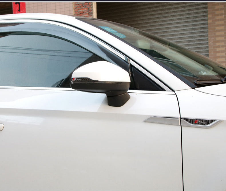 Samolepka na zrcátko z uhlíkových vláken s ochranou proti nárazu a logem