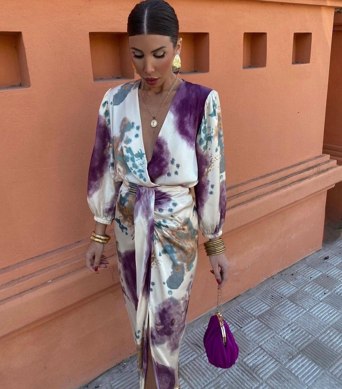 Elegantní fialové šaty s výstřihem do V 💜