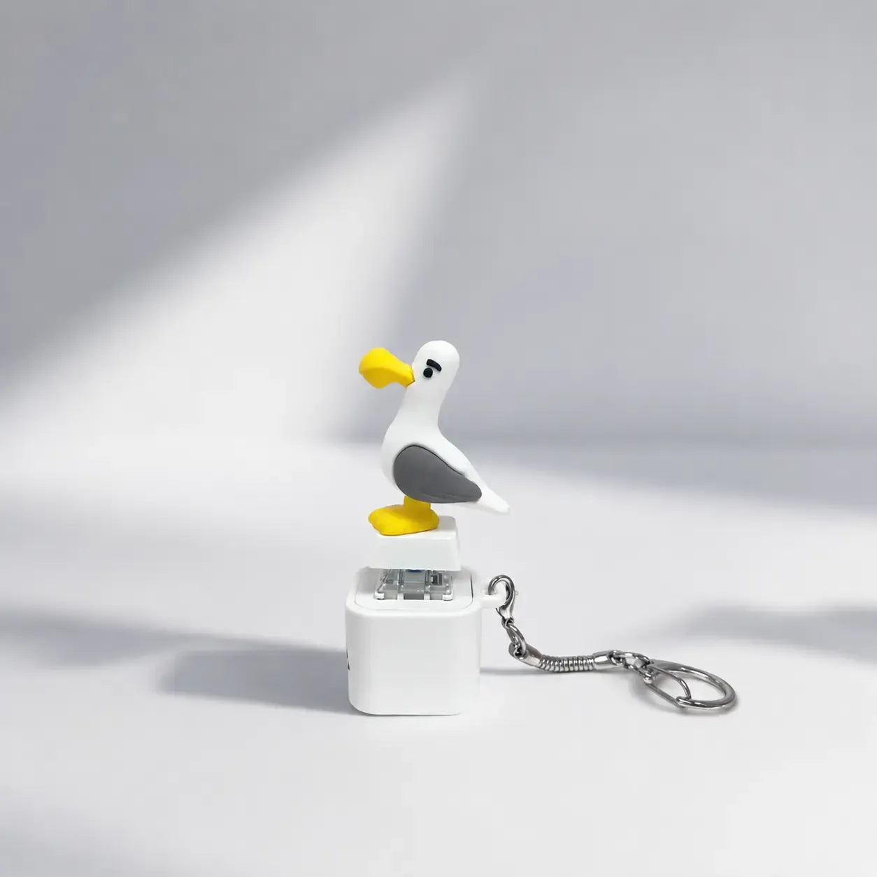 😆Racek MŮJ! Přívěsek na klíče s knoflíky – skutečný zvuk a LED světlo