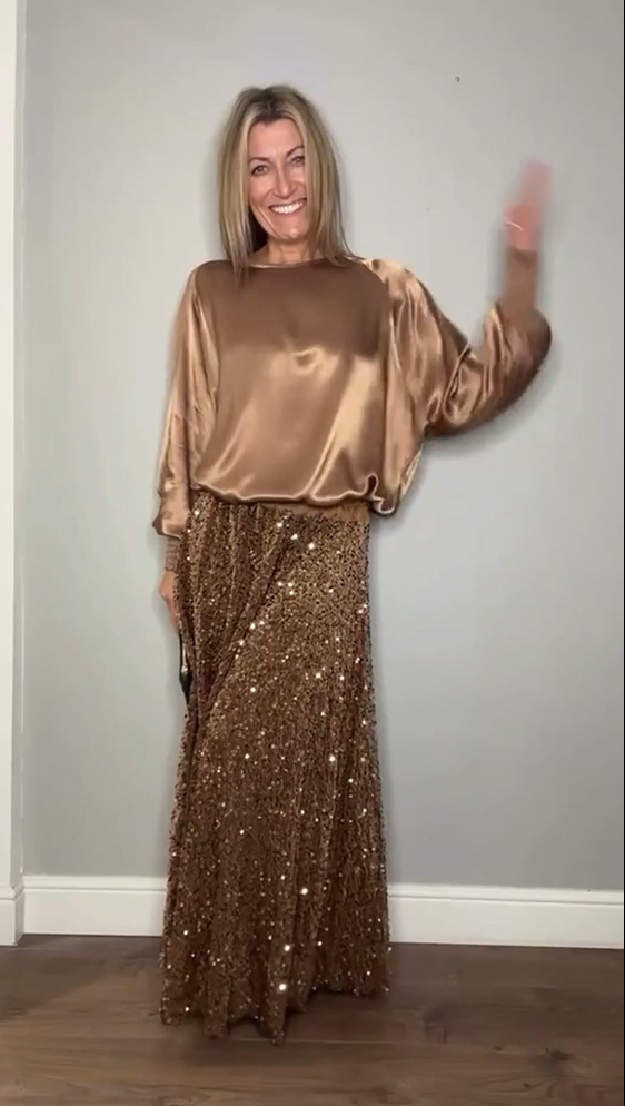 Dámský dvoudílný top s dlouhým rukávem a flitrová sukně