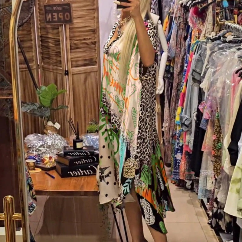 Dámské šaty s krátkým rukávem a hlubokým výstřihem do V