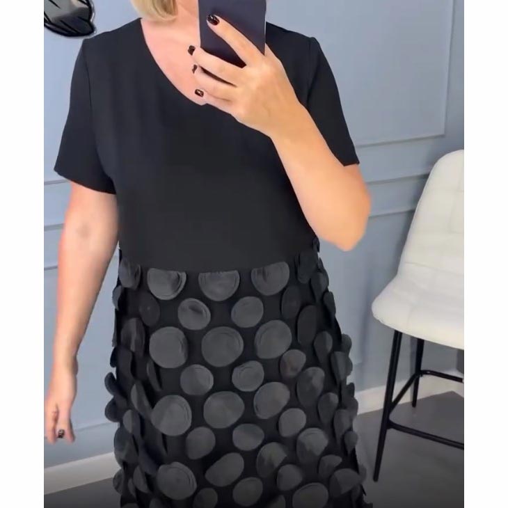 Dámské elegantní černé šaty s výstřihem do V a nepravidelným sakem - dvoudílná sada