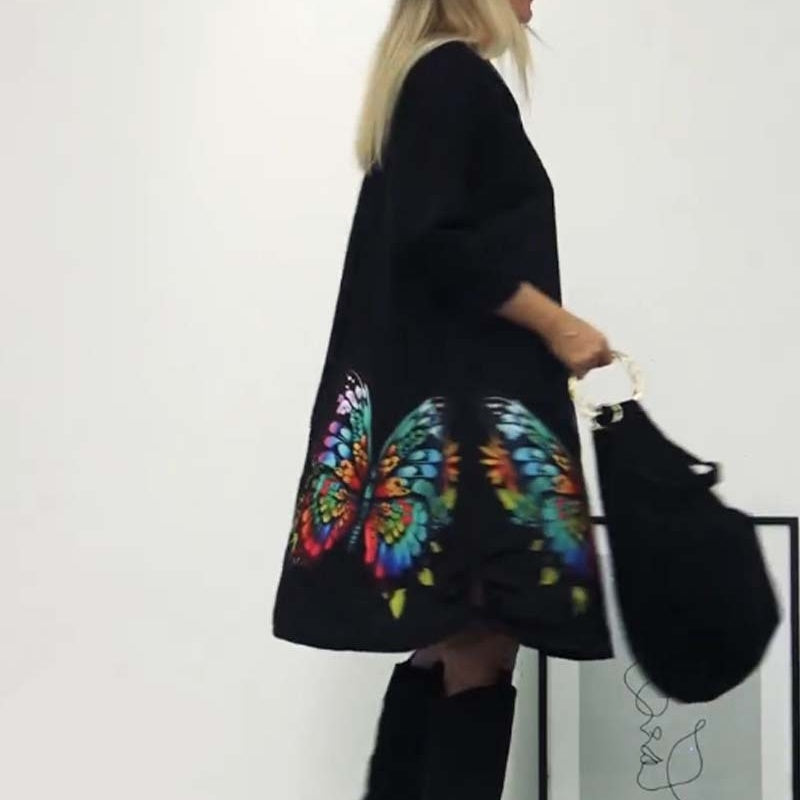 Dámské šaty volného střihu s kulatým výstřihem ve tvaru motýla