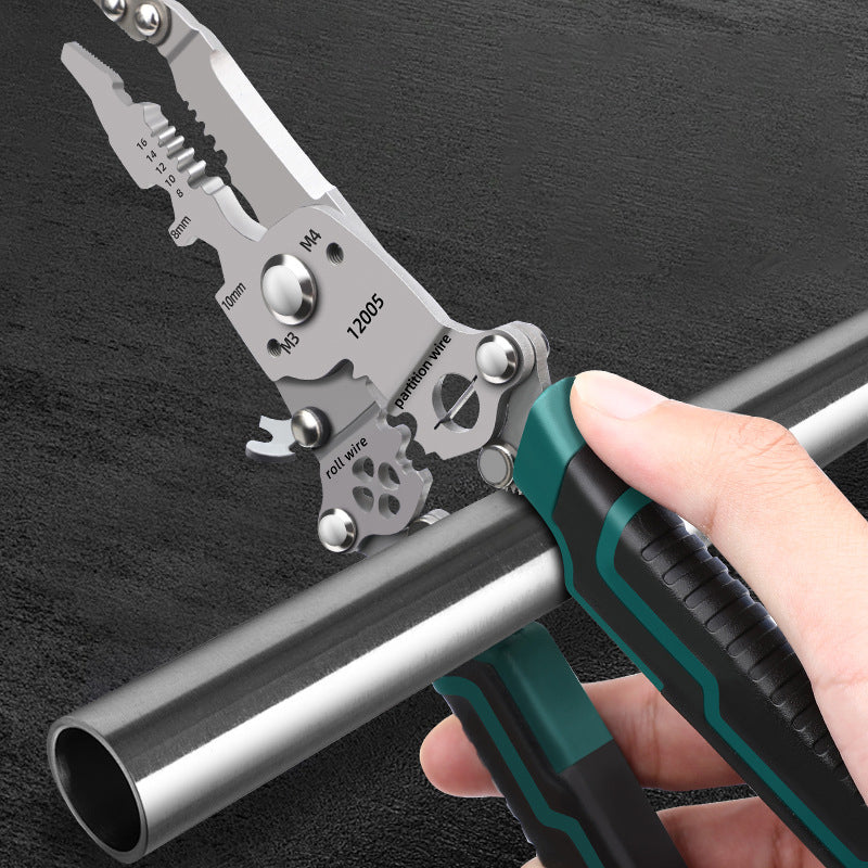 Multifunkční nástroj pro stříhání a odizolování vodičů