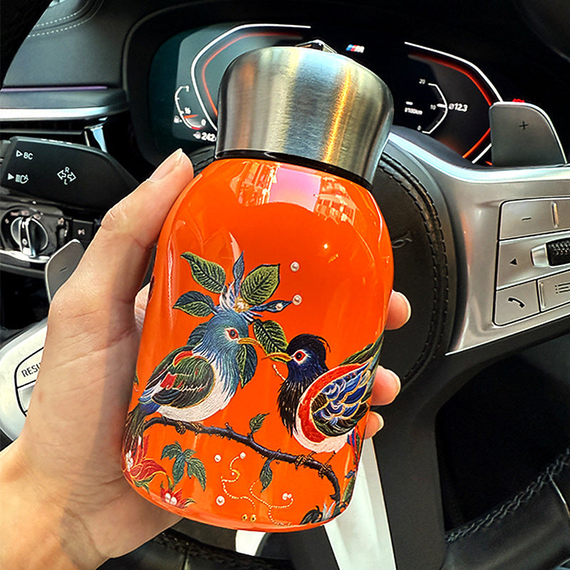 Stylová a přenosná izolovaná láhev na vodu