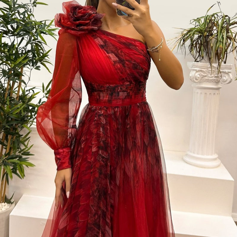 Dámské potištěné šaty se šikmými rameny