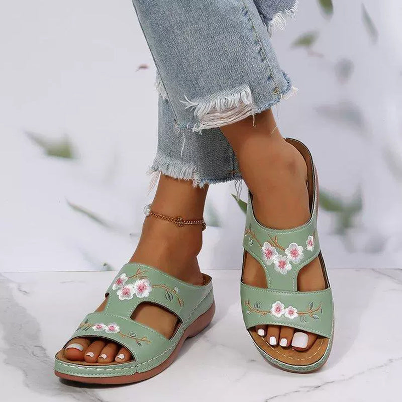 🏖️Pohodlné dámské pantofle na platformě s otevřenou špičkou