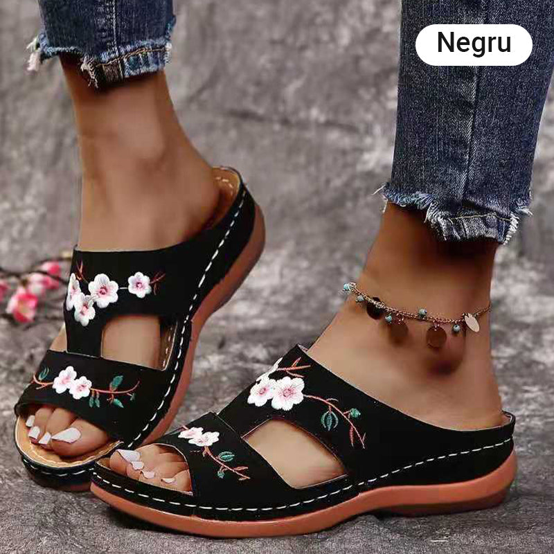 🏖️Pohodlné dámské pantofle na platformě s otevřenou špičkou