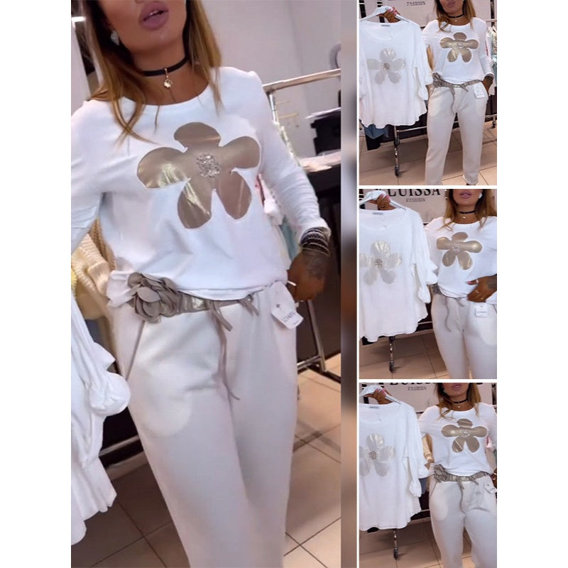 Dámský top s květinovým potiskem a výstřihem