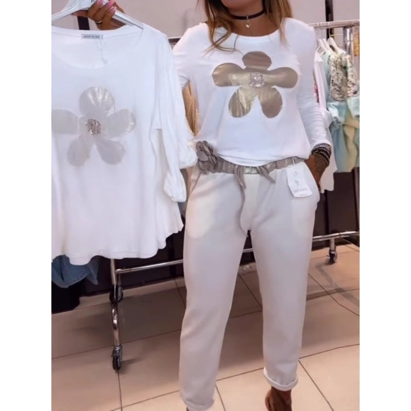 Dámský top s květinovým potiskem a výstřihem