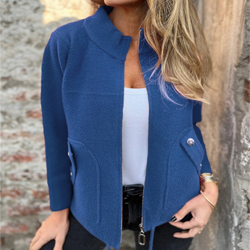 🧥 Ležérní bunda s vysokým límcem a zipem