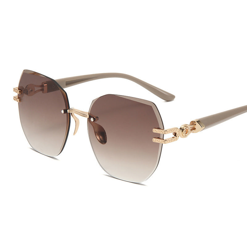 🕶️ Výrazné bezrámové sluneční brýle – minimalistická kovová obruba, ochrana UV400, lehké – platba na dobírku ✨