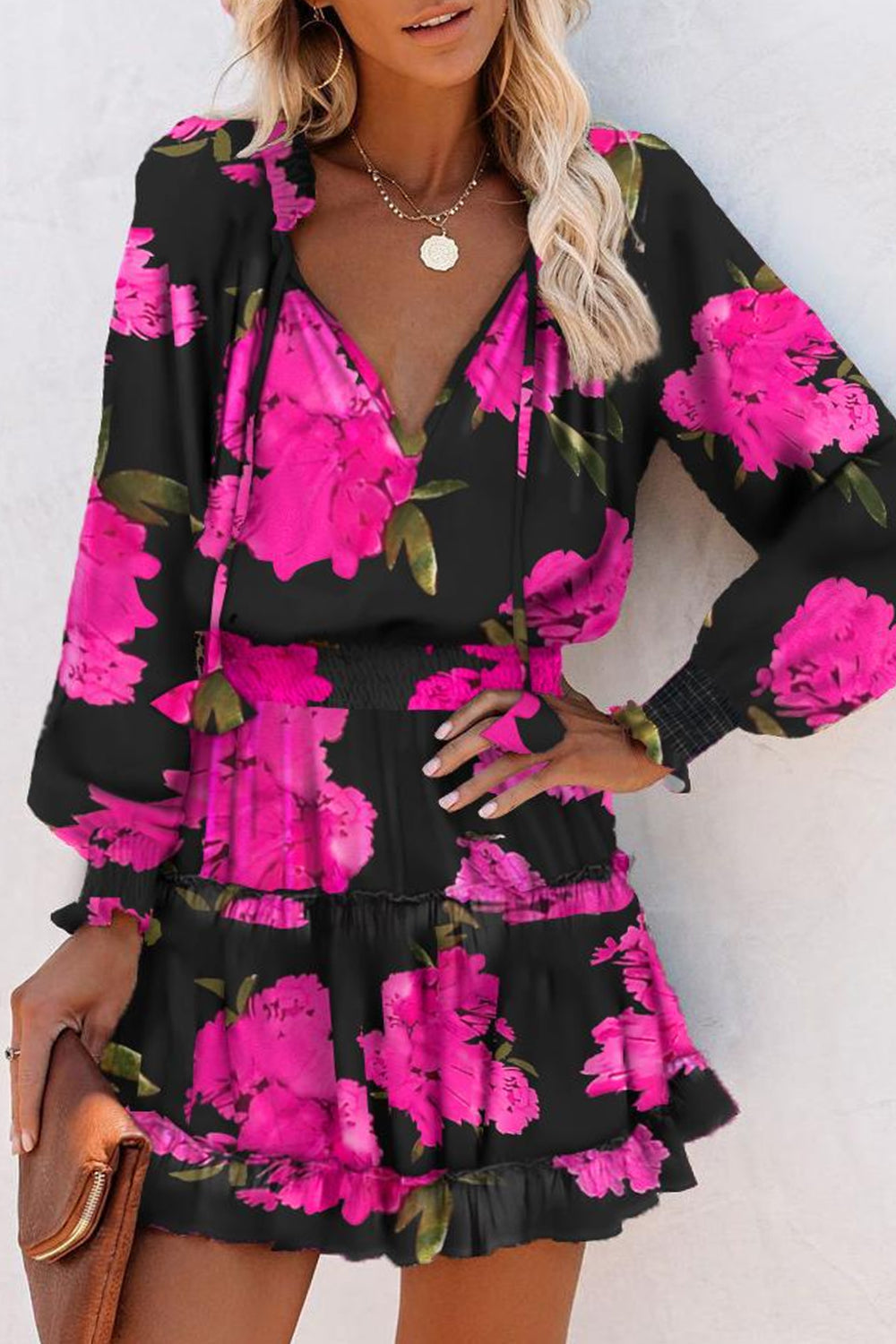 Dámské šaty s dlouhým rukávem v pase s výstřihem do V