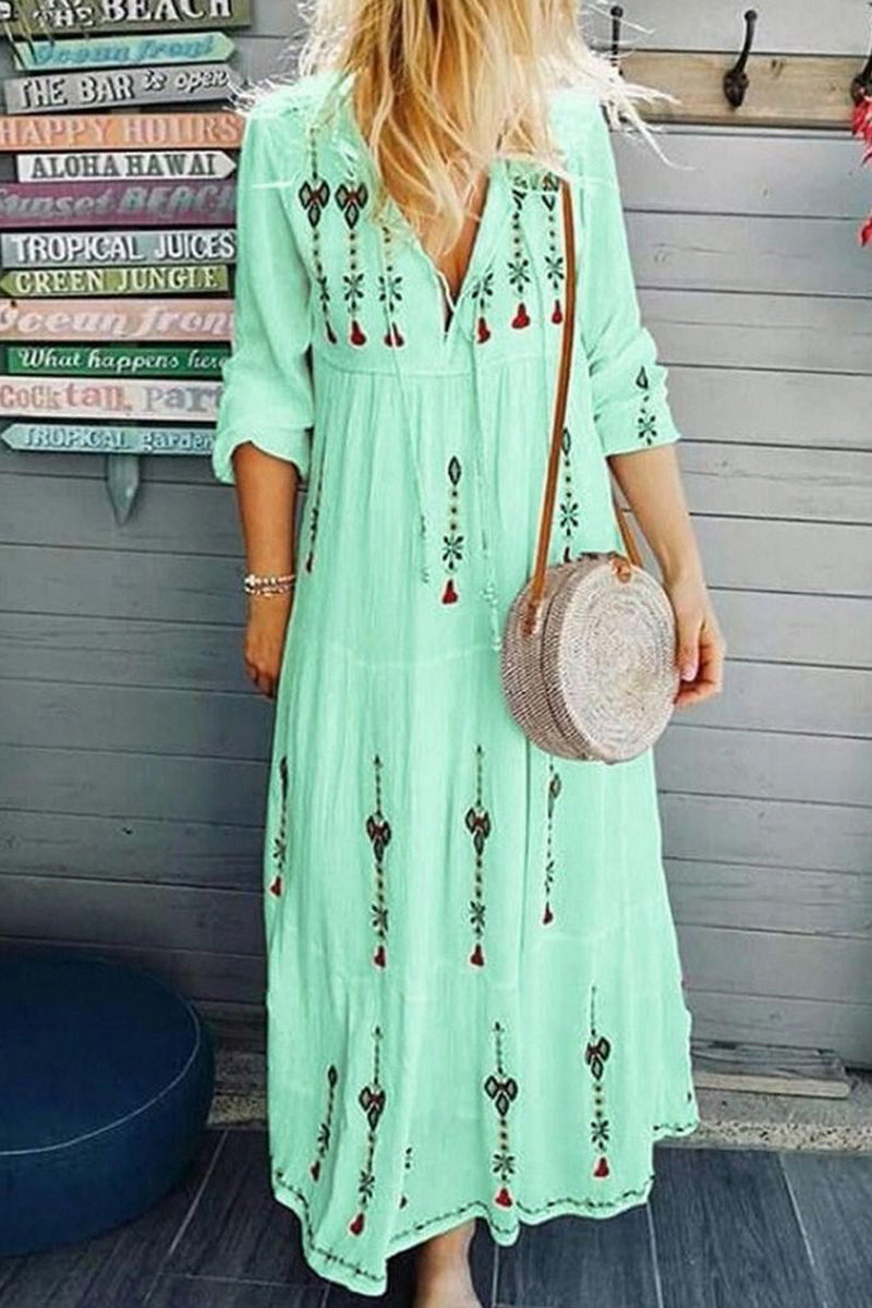 Dámské maxi šaty s vícebarevným potiskem s výstřihem do V