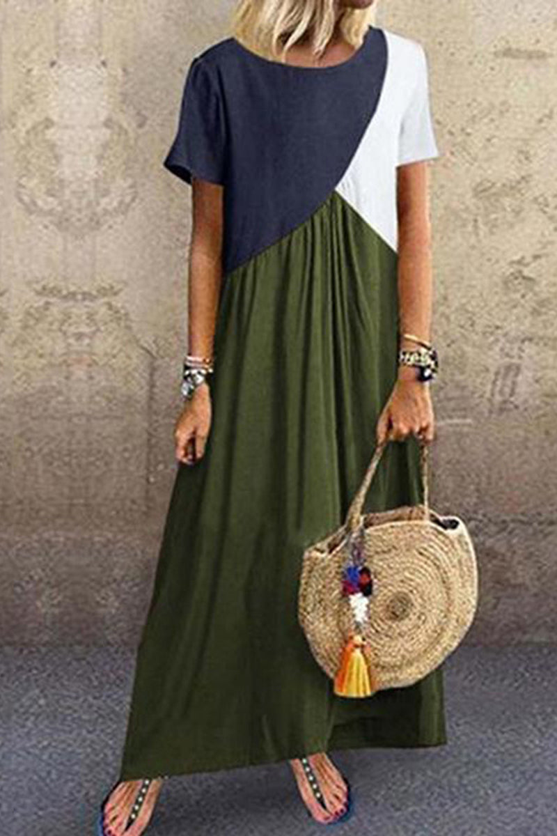 Dámské maxi šaty s nepravidelným krátkým rukávem v geometrickém barevném kontrastu