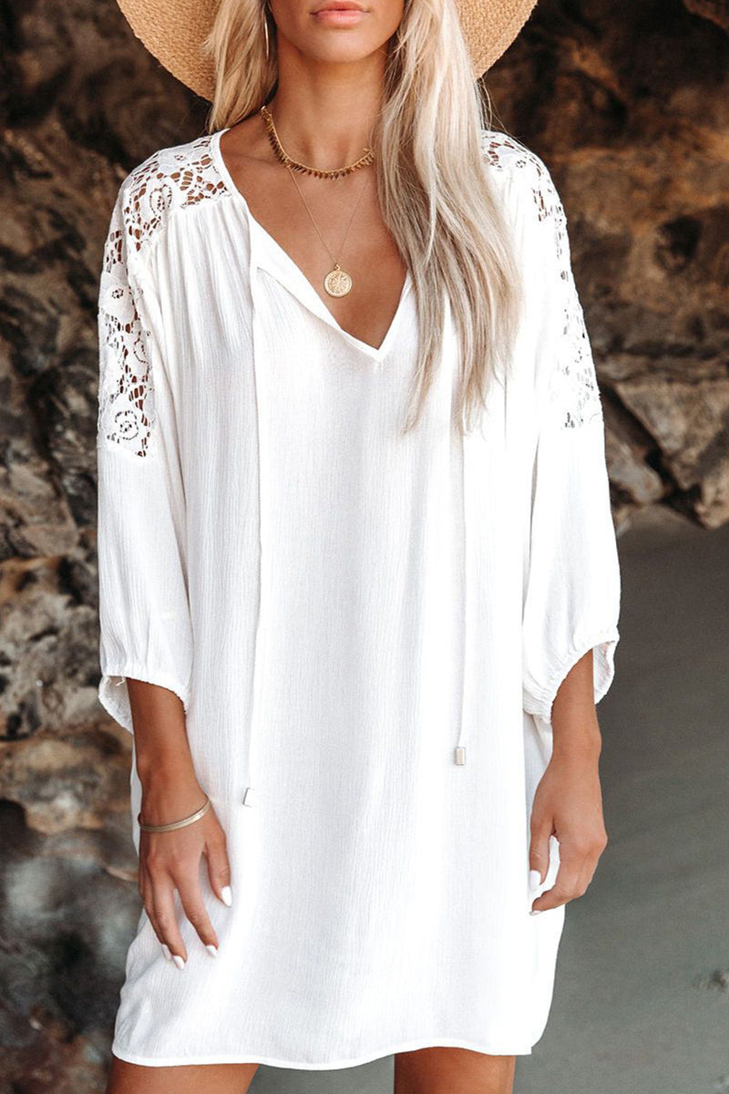 Dámské minišaty s výstřihem do V a 3/4 rukávem